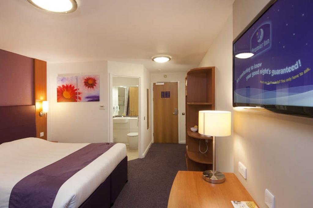 Premier Inn Glasgow City Centre - Argyle Street Εξωτερικό φωτογραφία